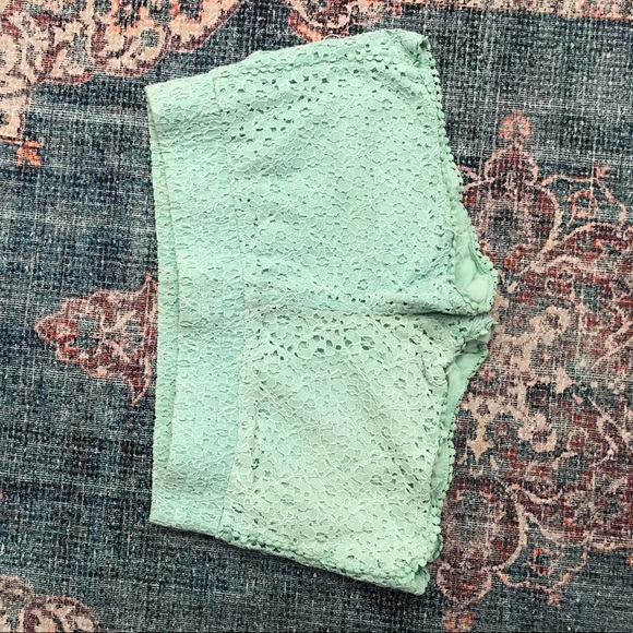 Pale Green Lace Shorts - Picture 3 of 4